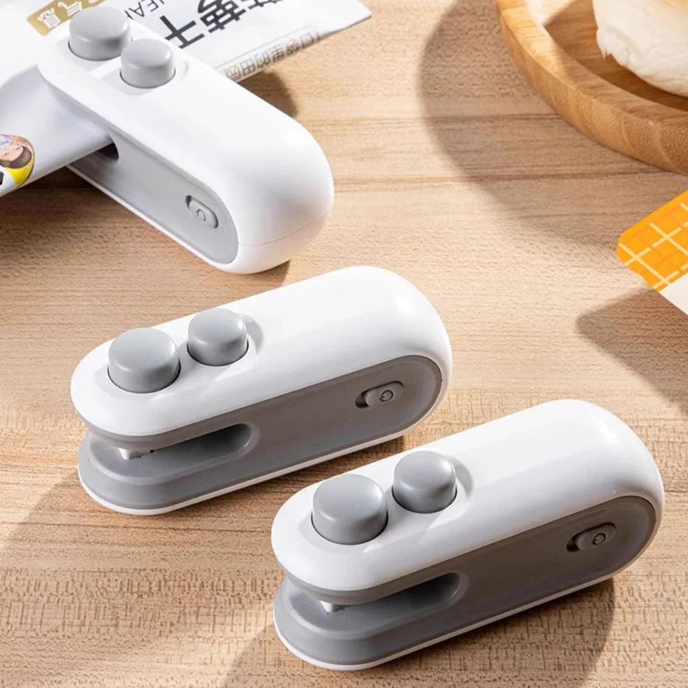 Mini Bag Sealer,2 in 1 USB Rechargeable Chip Bag Sealer Heat Seal Tool,Portable Handheld Vacuum Food Sealer Bag Sealing Machine for Snacks Chips Fresh Storage Snack Bags